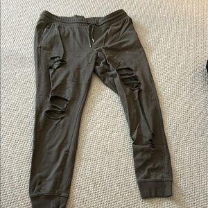 ✨Moving Sale✨ H&M Green Ripped Joggers with Elastic Waistband